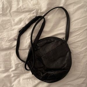 Baggu Leather Circle Crossbody Purse (Black) excellent condition